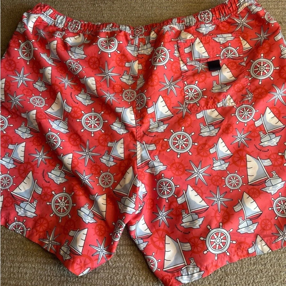 Men’s 2XL vineyard vines swimming trunks